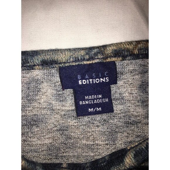 Basic Editions top Womens Medium camo pullover jungle animal pixelated graphic - Picture 3 of 6